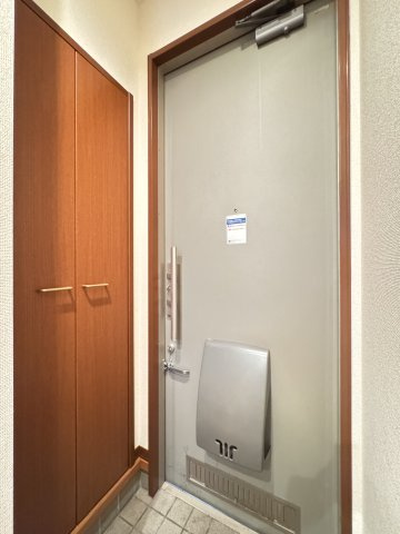 ハーモニック市川の玄関