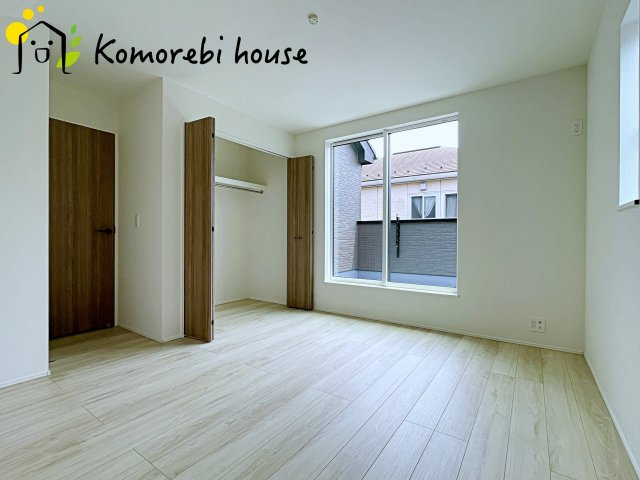 北本市西高尾　第1期　新築一戸建て　リナージュ　11の寝室|一日の疲れをゆっくり癒せる主寝室は、ベッドを置いてもゆとりある広さが魅力。収納完備で衣類もスッキリ収まり、静かで落ち着いた空間が快適な眠りをサポートします。