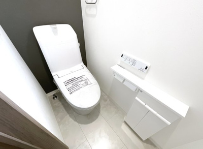 【トイレ】 | 宇治市小倉町南堀池　新築戸建 | トイレが1階と2階にありわざわざ違う階までいかずに楽ちん♪万が一の時でも2ヶ所にあれば安心ですね！
