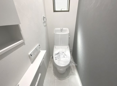 【トイレ】 | 宇治市小倉町南堀池　新築戸建 | 【トイレ2ヶ所】トイレが2ヶ所にあるのはかなり助かります。忙しい朝のトイレ順番待ちも緩和できます。