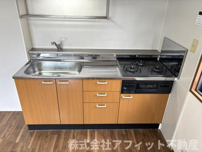 【キッチン】 | セジュールプルミエ B棟 | 3口ガスコンロ