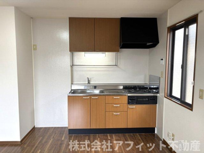 【キッチン】 | セジュールプルミエ B棟 | 吊戸棚付き