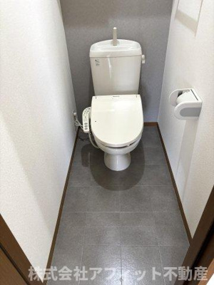 【トイレ】 | セジュールプルミエ B棟 | 温水洗浄暖房便座