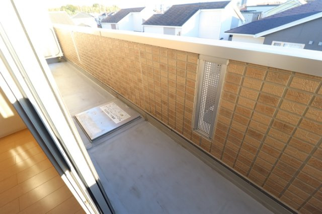 Belle Fleur Hitachino(ﾍﾞﾙ ﾌﾙｰﾙ ﾋﾀﾁﾉ)のバルコニー|暖かな日差しのふりそそぐバルコニー