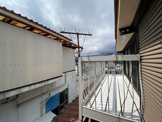 【バルコニー】 | 伊東市大原3丁目　古家付土地