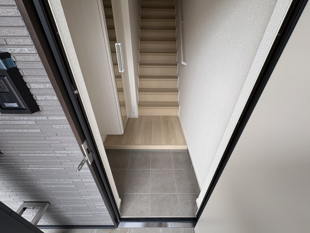 稲美町国北アパートの玄関