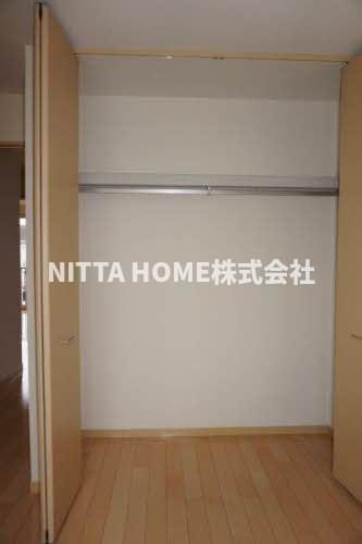 ファミールヨシダⅠ・Ⅱの収納|服などたっぷり収納することが可能です◇