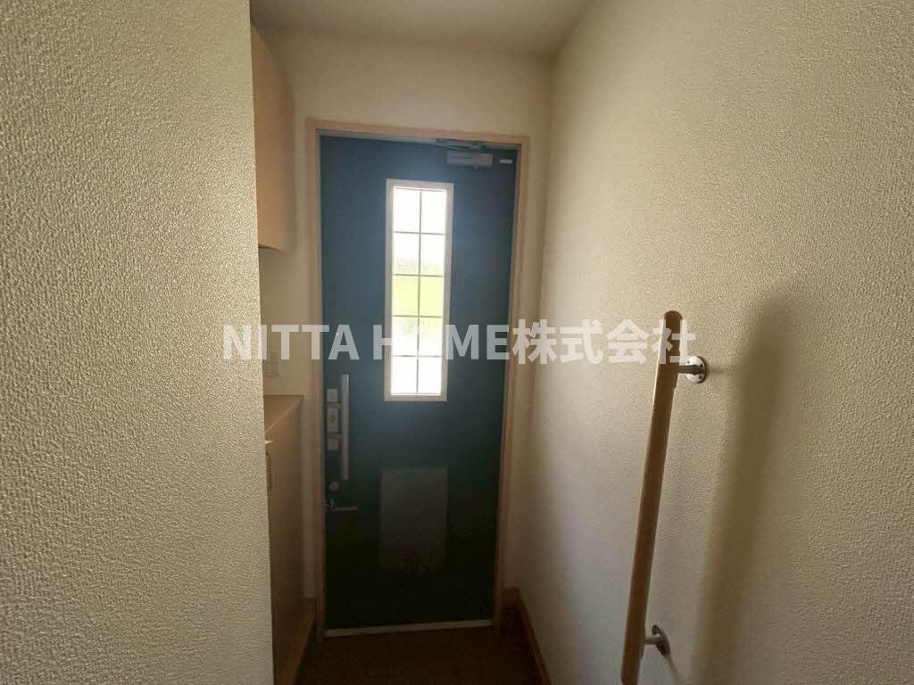 ファミールヨシダⅠ・Ⅱの玄関|シューズボックス付きの玄関です☆彡