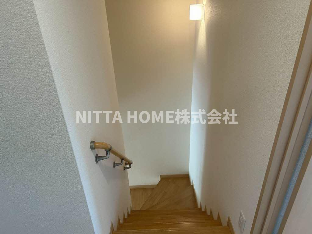 ファミールヨシダⅠ・Ⅱの玄関|玄関廊下です◎