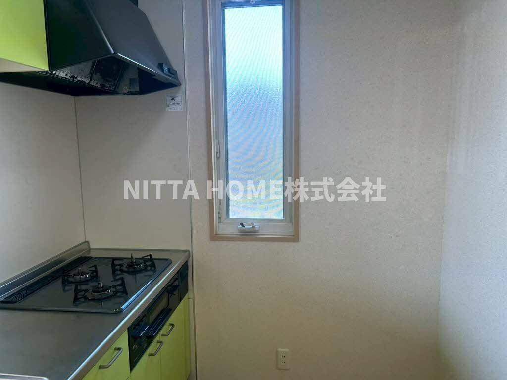 ファミールヨシダⅠ・Ⅱのキッチン|カウンタータイプのキッチンで家事がはかどります♪