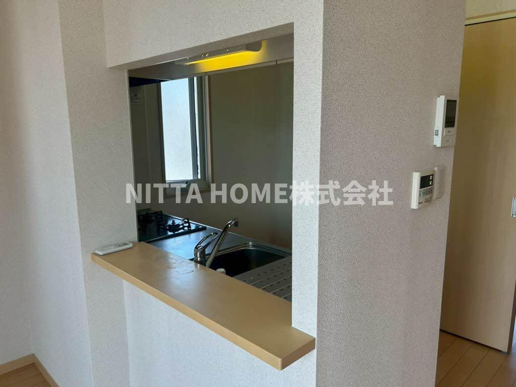 ファミールヨシダⅠ・Ⅱの居間・リビング|カウンターキッチンは嬉しいPOINT！