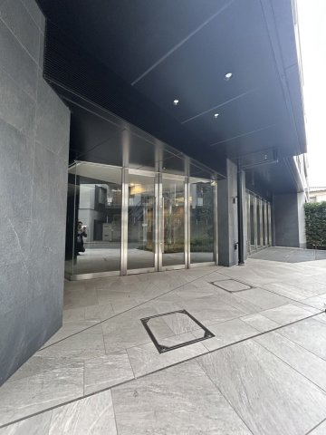 中野区東中野３丁目の賃貸マンションのエントランス