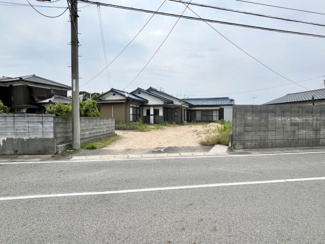 【前面道路含む現地写真】