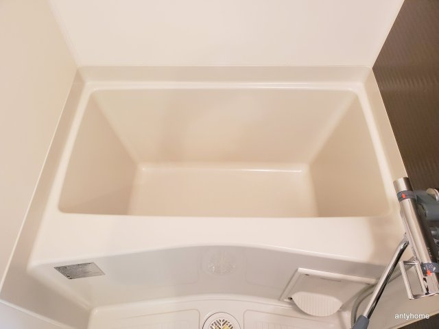 Luxe淡路　仲介手数料無料の浴室