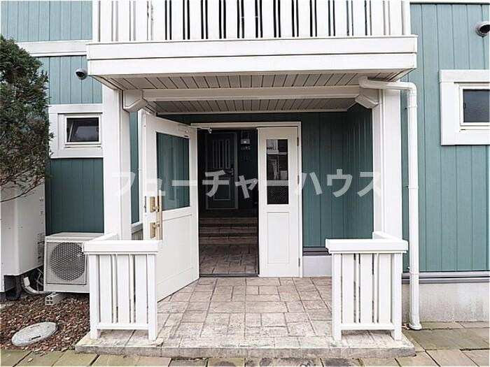 ＲＯＹＡＬ　ＧＡＲＤＥＮ　ＣＡＳＡＨＡＲＡのエントランス