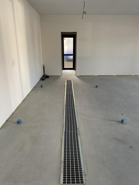 犬塚店舗事務所のロビー