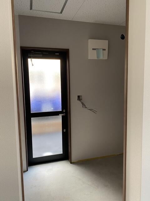 犬塚店舗事務所の内装