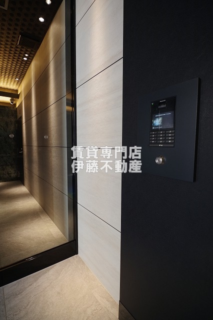 S-RESIDENCE上飯田駅前のエントランス