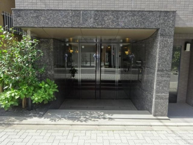 ルーブル荻窪弐番館のエントランス
