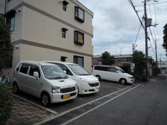 【駐車場】