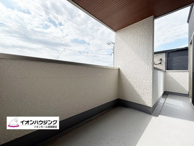 バルコニーは風通しが良く、日中は日当たりも良好です♪