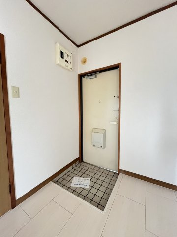 パールマンションの玄関