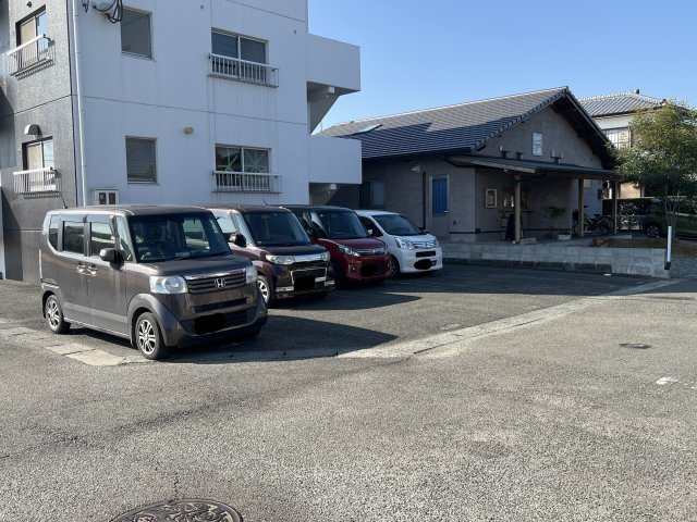 パールマンションの駐車場