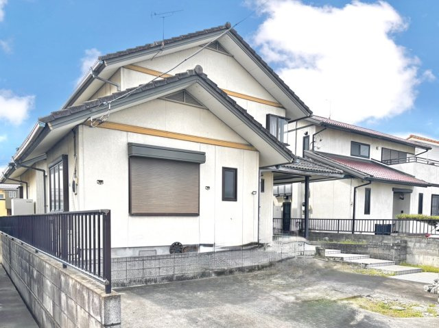 【中古戸建】伊勢崎市境下武士の外観|■外観｜土日のご見学はもちろん、平日・夜間のご案内も大歓迎です♪「今から見たい」や「仕事終わりに見たい」にもご対応できますのでお気軽にお問い合わせください。