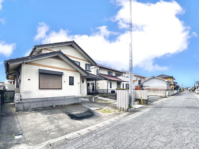 【中古戸建】伊勢崎市境下武士の外観|■外観｜閑静な住宅街で始める新しい暮らし♪開放的な毎日をあなたへ(^^♪
