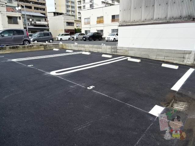 岡山市北区桑田町の駐車場の外観