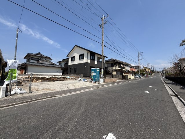 【前面道路含む現地写真】