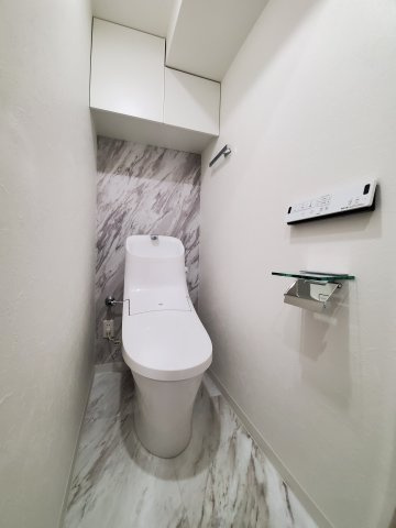 フクダ不動産八木駅前マンションのトイレ|温水洗浄機能付きのトイレ