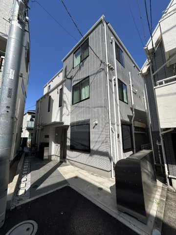 新宿区西早稲田３丁目のアパートの外観