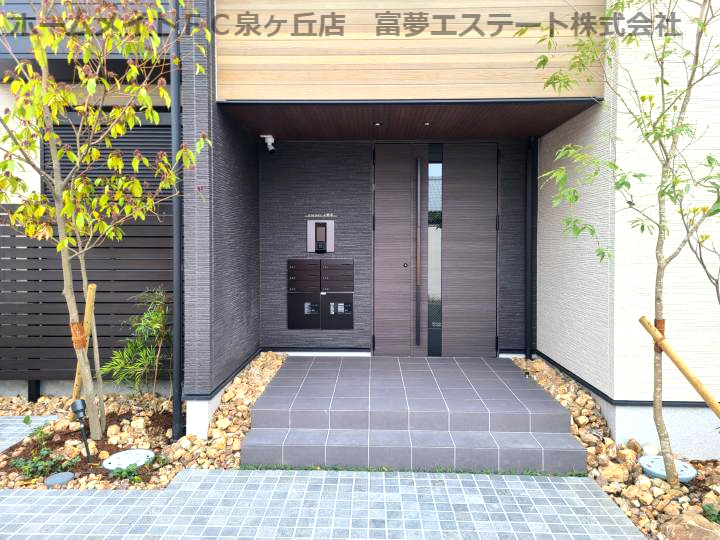 フォレスト上野芝のエントランス