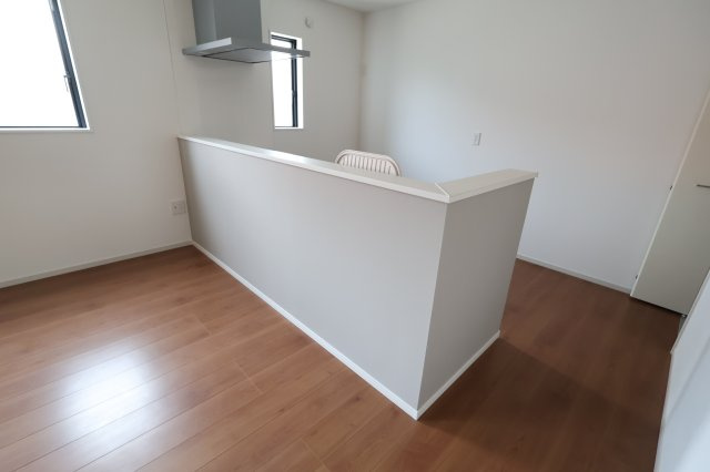 《仲介手数料無料》白岡市白岡1201(5号棟)新築一戸建てエルデのキッチン|撮影日 2025年７月27日 14:00 晴れ