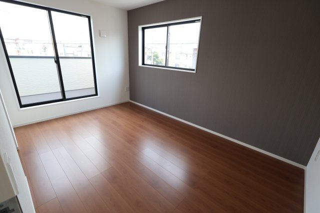 《仲介手数料無料》白岡市白岡1201(5号棟)新築一戸建てエルデの洋室|撮影日 2025年７月27日 14:00 晴れ