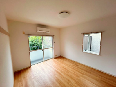 【居間・リビング】 | ル・スチュディオヨシ | 2面採光で日当たり良好