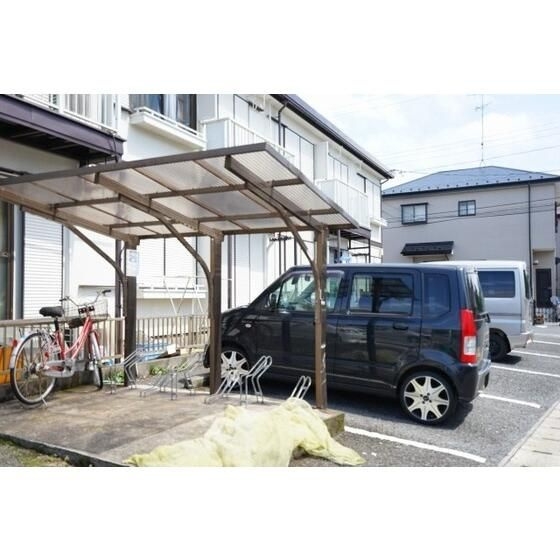 ベルゾーネ小林の駐車場