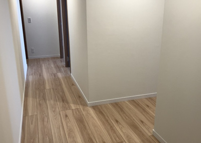 【内装】 | エステ・スクエア成瀬壱番館 | 内装はとにかくおしゃれなものがいい！と選ぶ前に、まず住んだ後のことを想像してみましょう。住んでみたらコンセントの位置が悪くて使いにくいなど出てきます。事前にどの家電をどこに置くか想定しておきましょう。