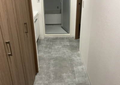 【脱衣所】 | エステ・スクエア成瀬壱番館 | 洗面脱衣所は「体を綺麗に整える場所」という目的と役割を持っています。そして便利で使い勝手のいい「体を綺麗に整える場所」にするためには、配置や動線、照明や収納計画をしっかりと検討しておく必要があります。