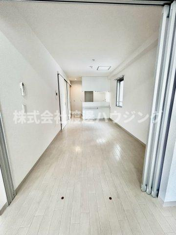 フローレンス江坂の居間・リビング