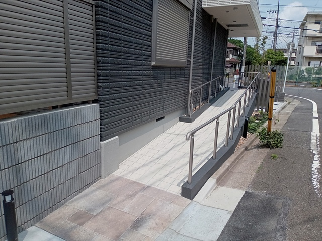 (シニア限定)ヘーベルVillage上石神井のその他共用部分|★スロープ★カートも楽に運べます★