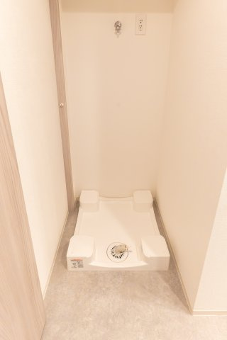 ジオタワー堺筋本町のランドリースペース