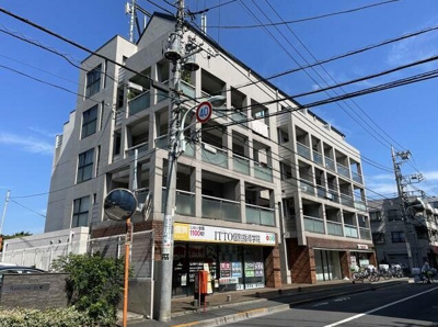 【外観】 | LOYAL GINKI | 鉄筋コンクリート造のがっちりとした建物。
