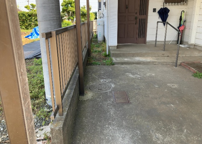 【庭】 | 庭があることでガーデニングや家庭菜園はもちろん、こどもの遊び場やペットを放して遊ぶことができます。また、家の周囲に余裕があるということです。隣地との間があれば、十分な日当たりと、風通しが確保できます。