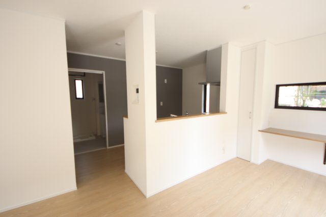 《仲介手数料無料》緑区芝原２丁目16-15(B号棟)新築一戸建てのキッチン|撮影日 2024年4月13日 13:00 晴れ