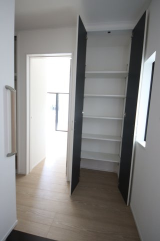 《仲介手数料無料》緑区芝原２丁目16-15(B号棟)新築一戸建ての収納|撮影日 2024年4月13日 13:00 晴れ