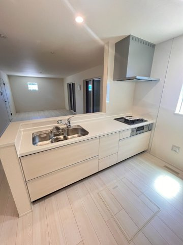 前橋市南町二丁目２４－１期　ＬＩＮＡＧＥ　2号棟のキッチン