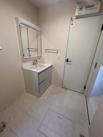 前橋市南町二丁目２４－１期　ＬＩＮＡＧＥ　2号棟の洗面所