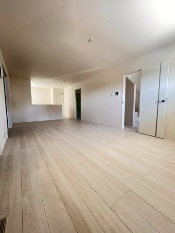 前橋市南町二丁目２４－１期　ＬＩＮＡＧＥ　2号棟の居間・リビング